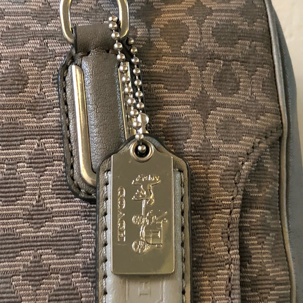 Coach Purse 👍 - Picture 2 of 3